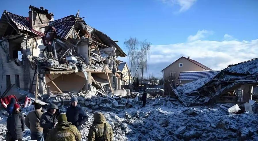 战争打了四年俄罗斯突然发现之前百试百灵的招数突然就不灵了。 俄乌冲突已经打到