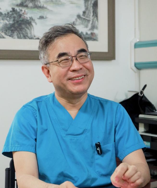 每次谈到戒烟，总有人搬出一大堆理由：门口二大爷的故事、所谓“领导人”的传闻，说他