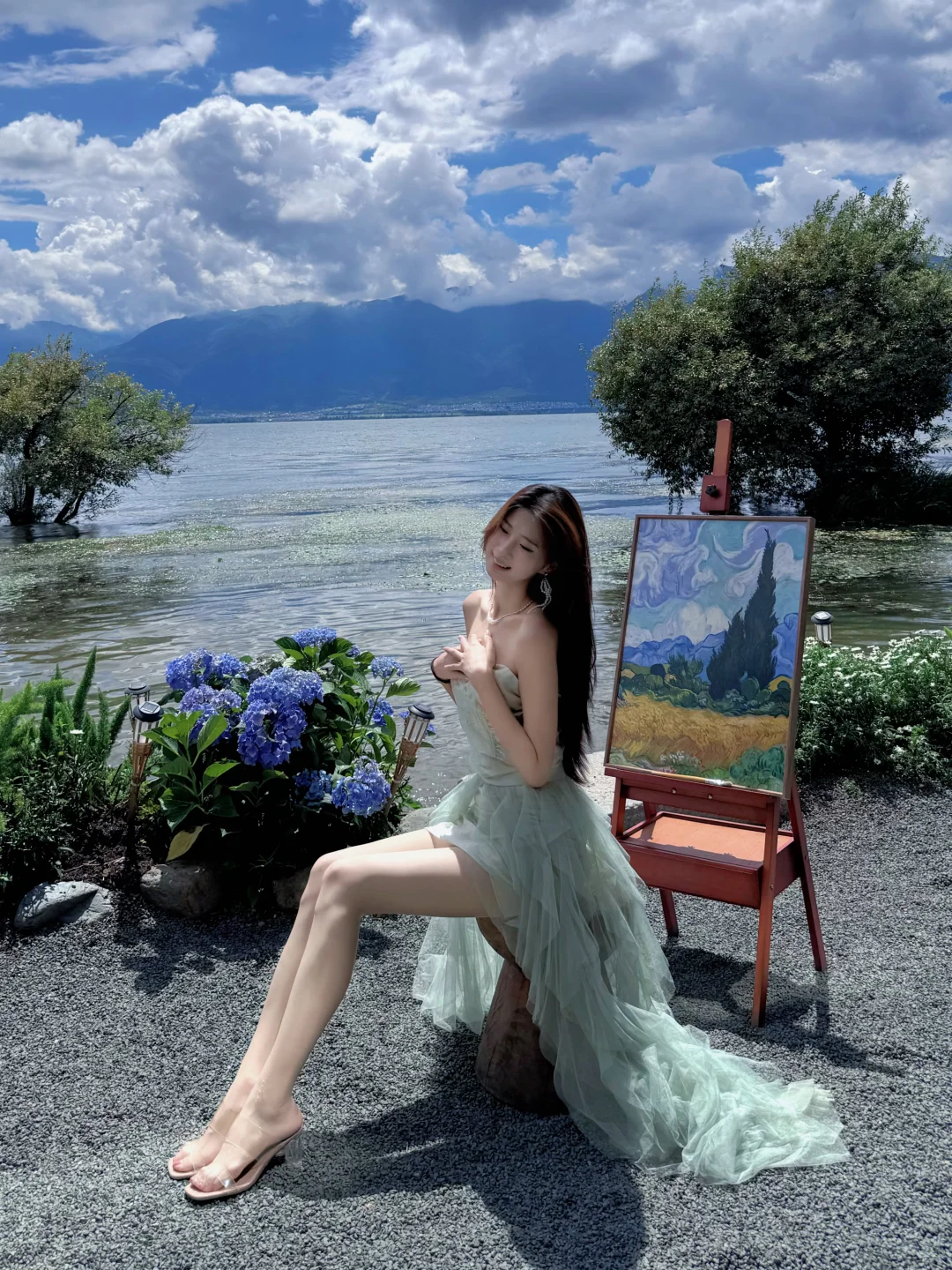 一组过期的照片