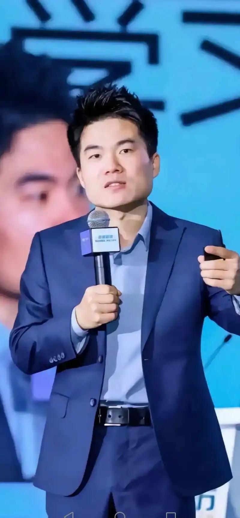 董宇辉离职第二天，公司里竟然有人放《好日子》。这反差，够不够刺眼？有人把宇辉