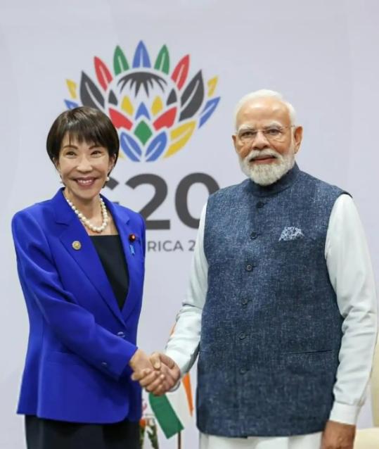 高市早苗脸都气绿了！刚回日本还不到3天，印度大使就当着全世界的面对中国说了句大实