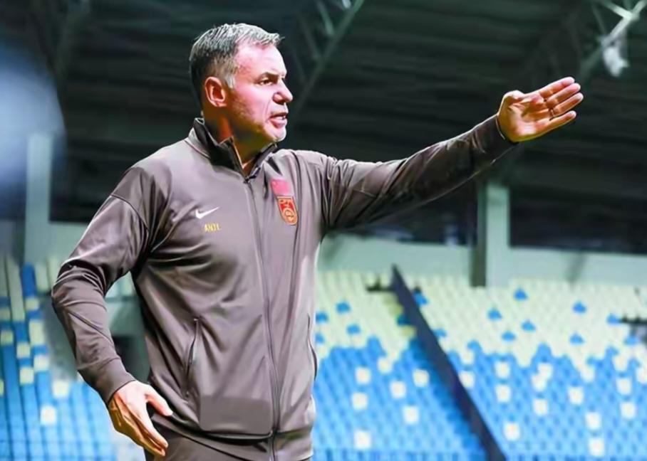 2026女足亚洲杯，中国队卫冕有多难？虽然中国女足是上届亚洲杯冠军，但这次要