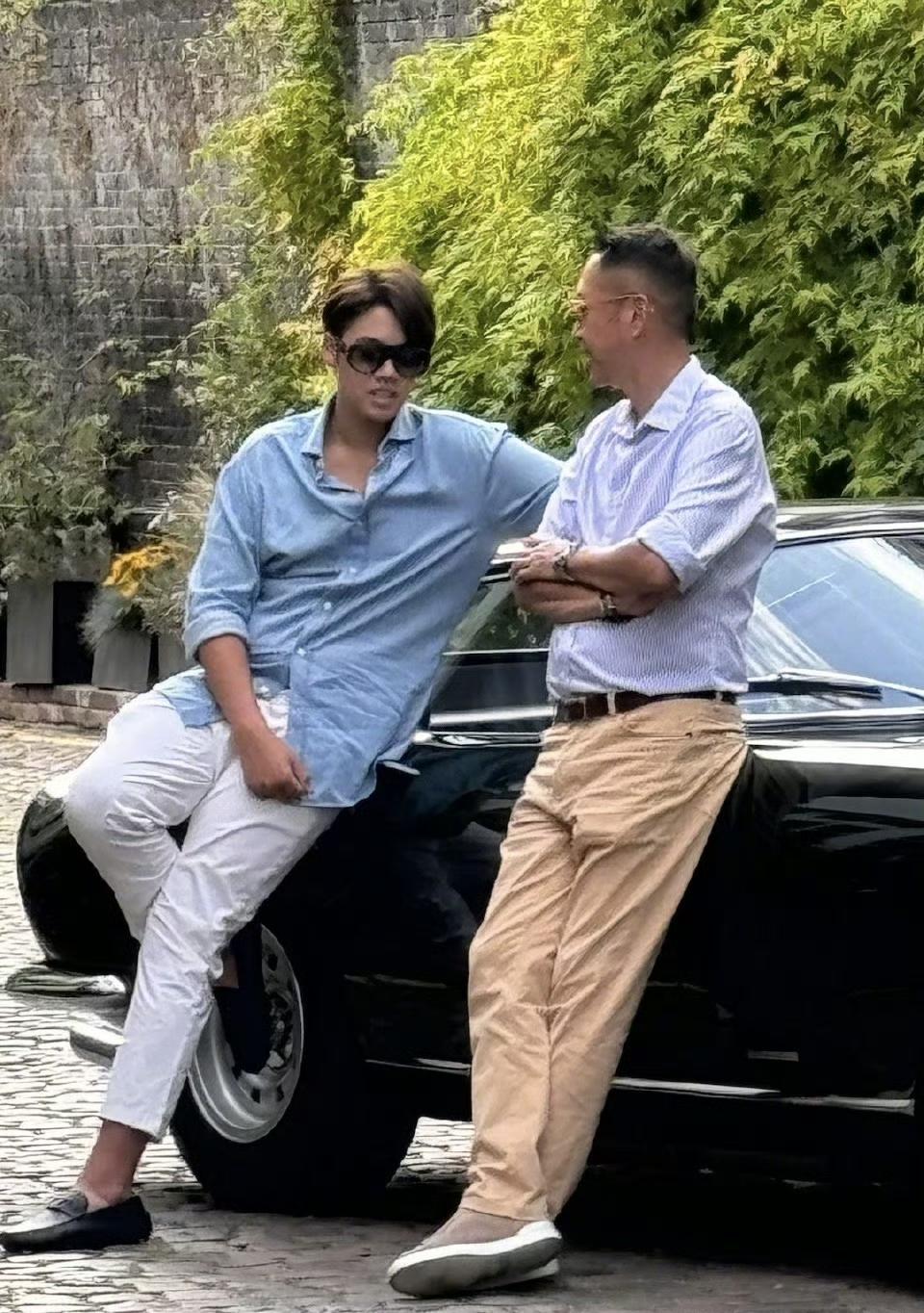 2024年的时候，李嘉欣13岁的儿子“仔仔”，个头就高过爸爸妈妈了。当时，李