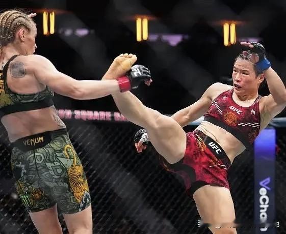 唯一情有可原的地方，张伟丽毕竟是升级后的第一场比赛，还没能适应这个级别的强度，打