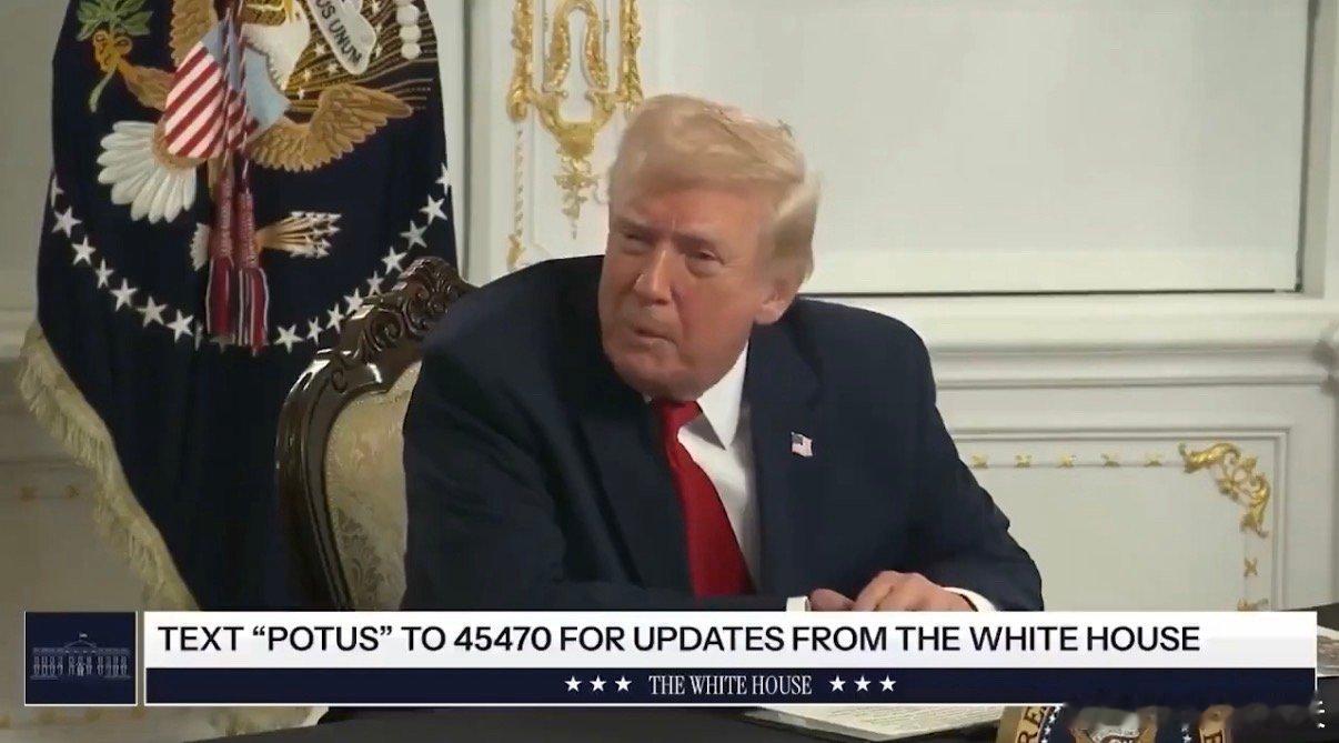 特朗普总统再次“粉碎”假新闻🔥假新闻记者：“你为什么要把矛头指向拜登？（指华盛