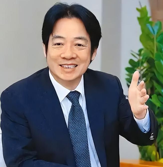 “台独分子”赖清德发表声明，4月10日，台湾地区“智能机器人研究中心”揭牌，