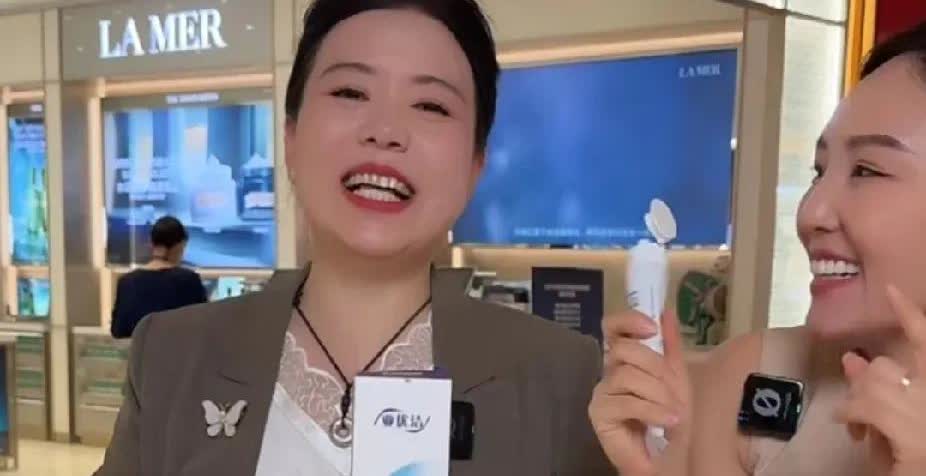 许敏是越来越自信！刚看了会许敏在海南的直播，感觉她是越来越自信了。她站在