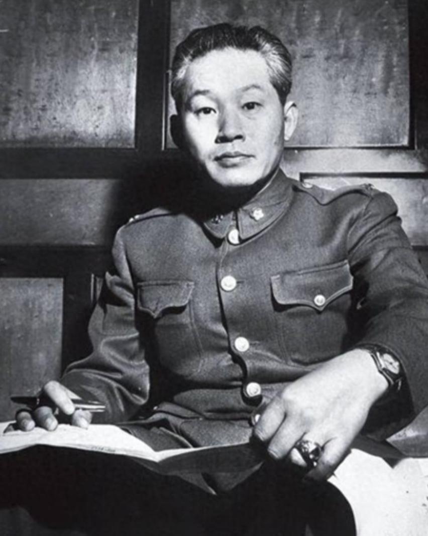 1990年，孙立人死后留下了一个让人心酸的遗愿：“不葬大陆，棺不入土，”35年后