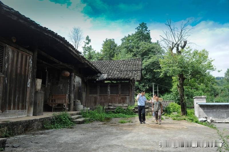 富亲戚和穷亲戚合不来，原因可不止是钱的事儿。浙江某大学调研显示，经济差距超三倍的