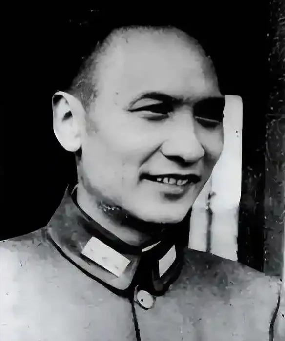 1950年，云南省主席的位置给了陈赓，没给和平起义的卢汉。陈赓私下把原因说给他听