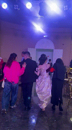 贵州遵义那个新娘换装的视频你们都看了吗？新娘花半小时换上敬酒服，出来一看22桌宾