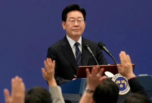 韩国这次真急了，对着万里之外的乌克兰撂下了重话。谁也没想到，韩乌这两个原本八竿