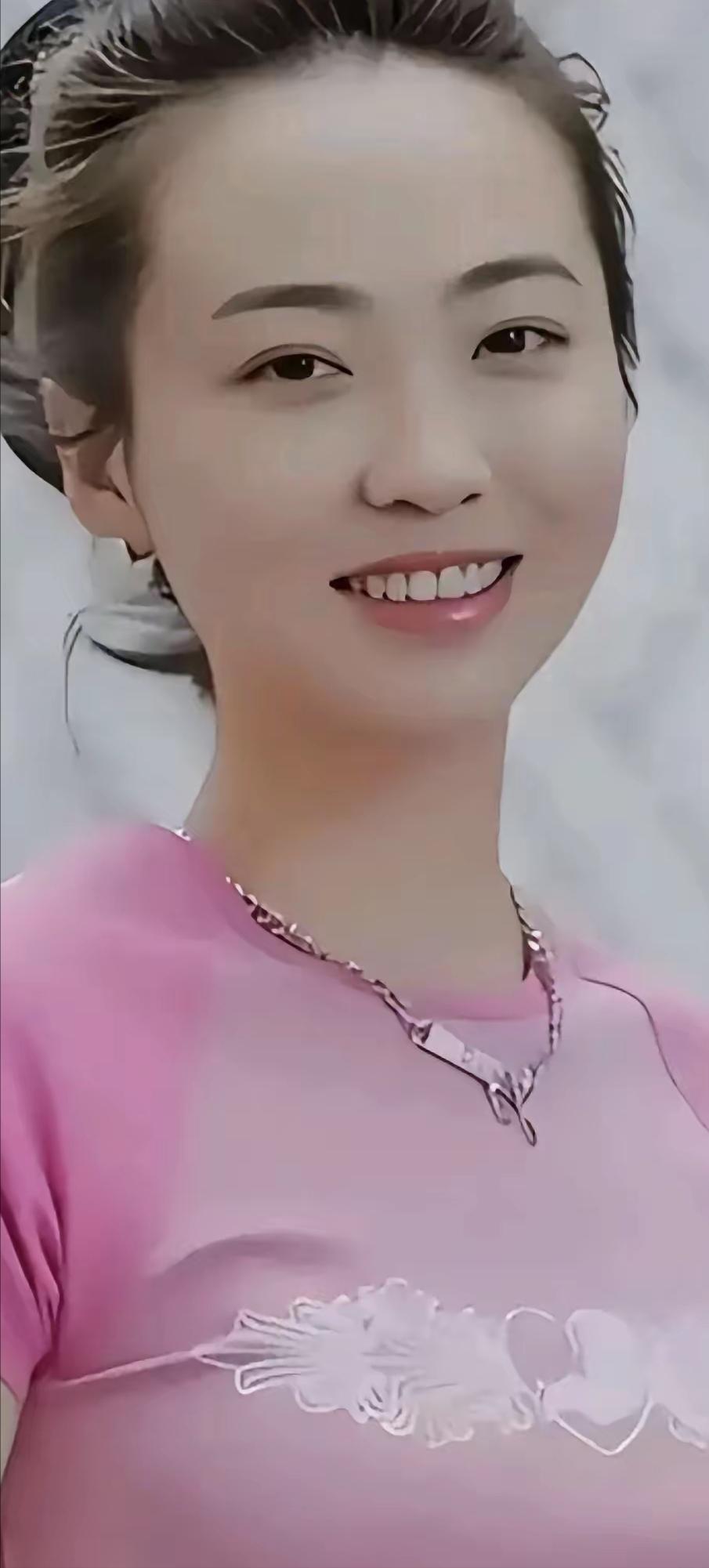 [点赞]白珊珊，恒大歌舞团团长，1989年生人，属蛇的顶级美女。在最高端的商业