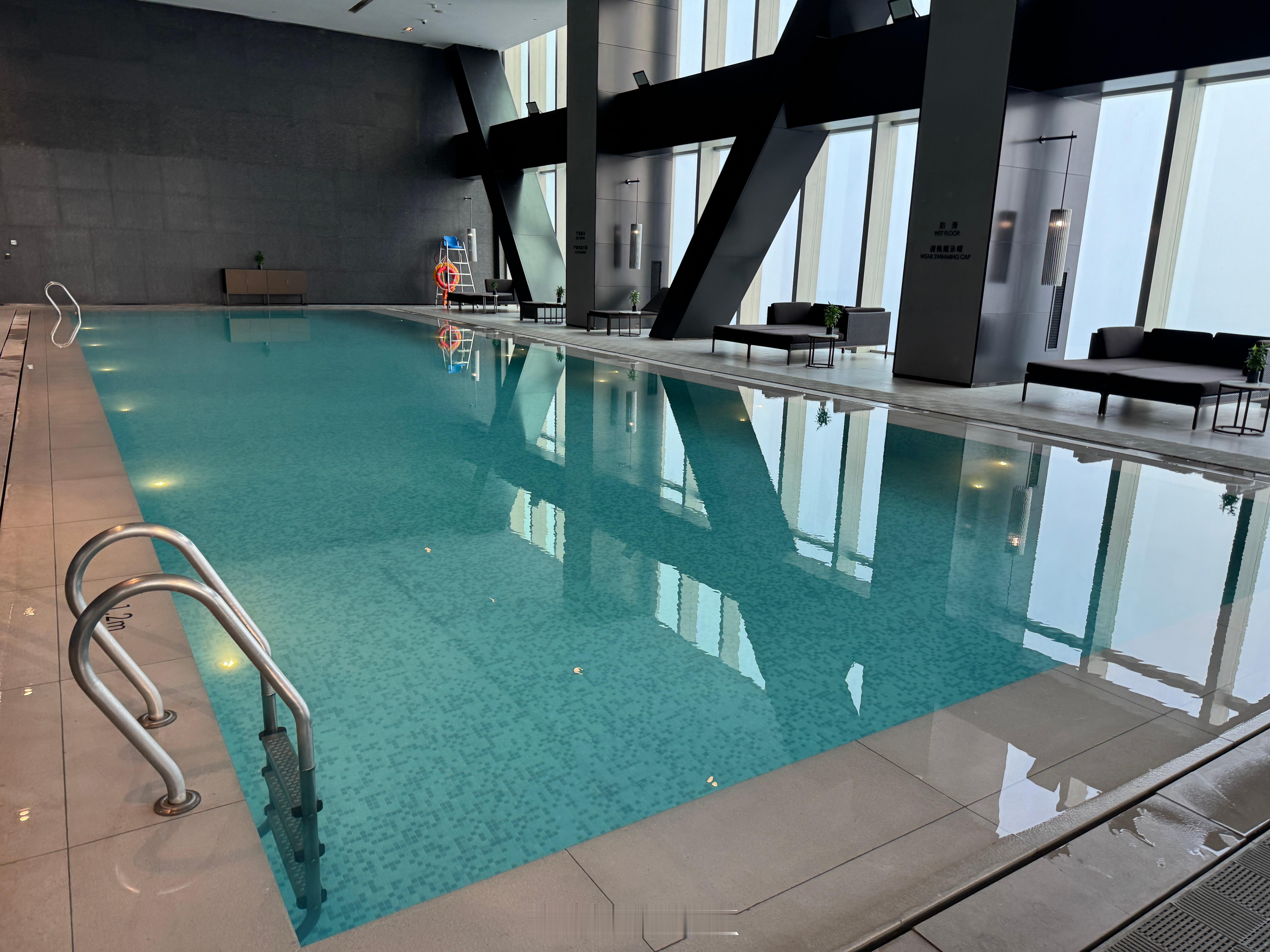 2026第10次游泳，重庆尼格依罗酒店。总体评价中规中矩。按理说天际泳池的景色应