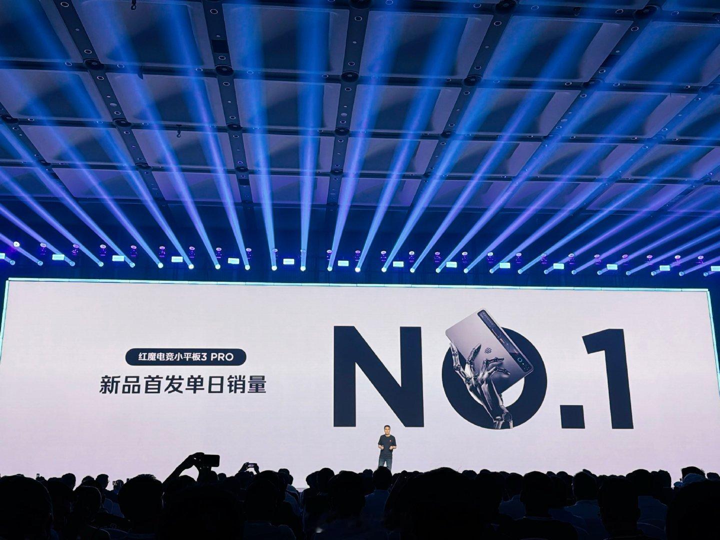 再一次，我要吹一下这个小平板，打游戏一流。​​​