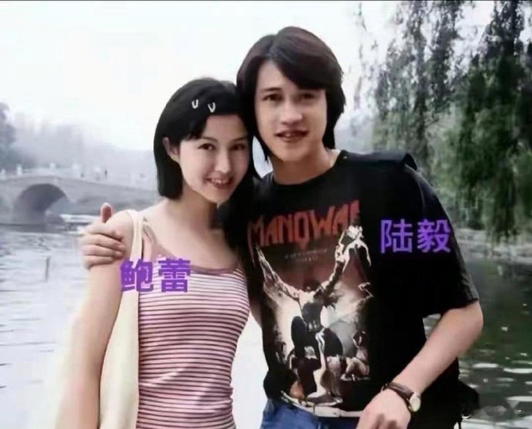 鲍蕾刚考入上戏的时候，长相清纯动人，模样格外讨喜。也难怪在一众女生当中，陆毅唯独