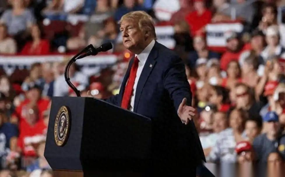 最近美国那头风很大，流传着一个让所有底层百姓血脉偾张的消息：特朗普总统打算给每个