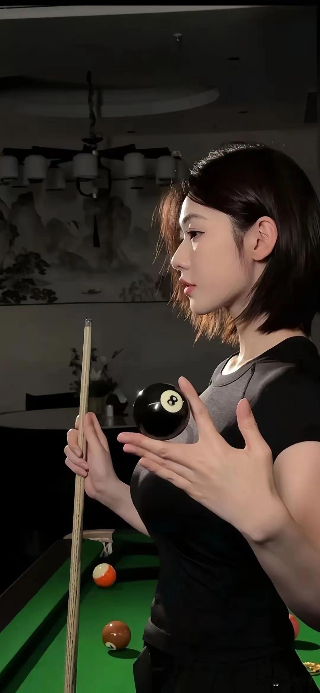 人生路上，最珍贵的是自律和坚持。自律给你力量，坚持给你收获。生活或许给你