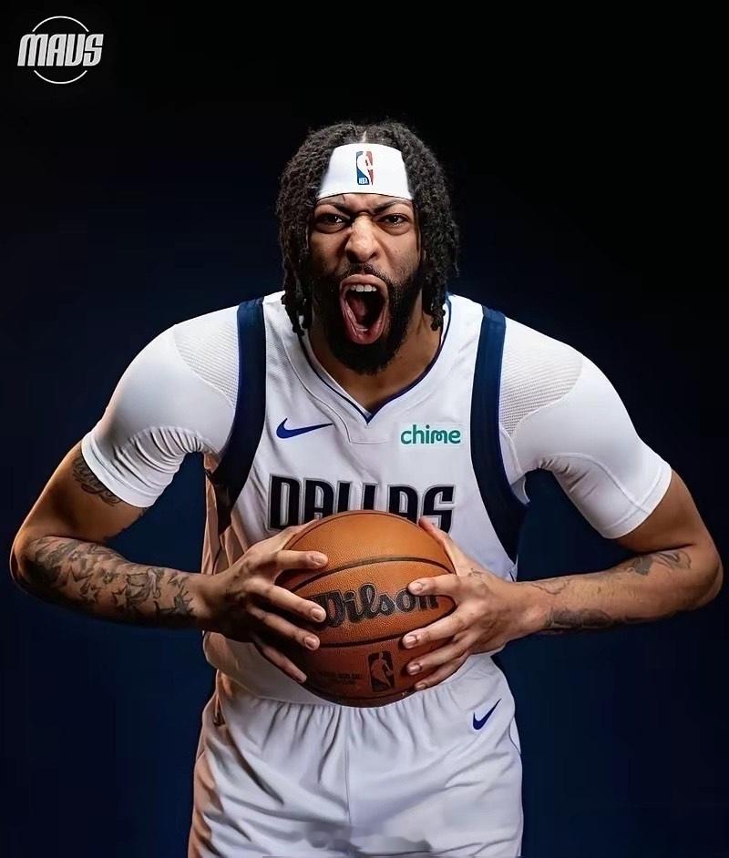 浓眉戴维斯在没来湖人之前，真的没资格进75大吗？我看未必！但话说回来，利拉德无冠