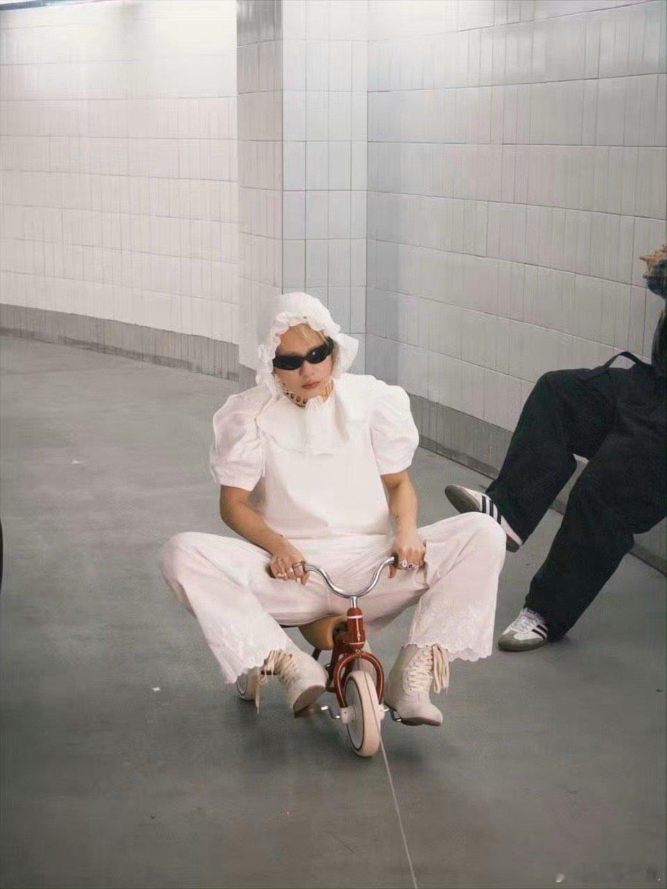 周震南婴儿塑我笑得难受