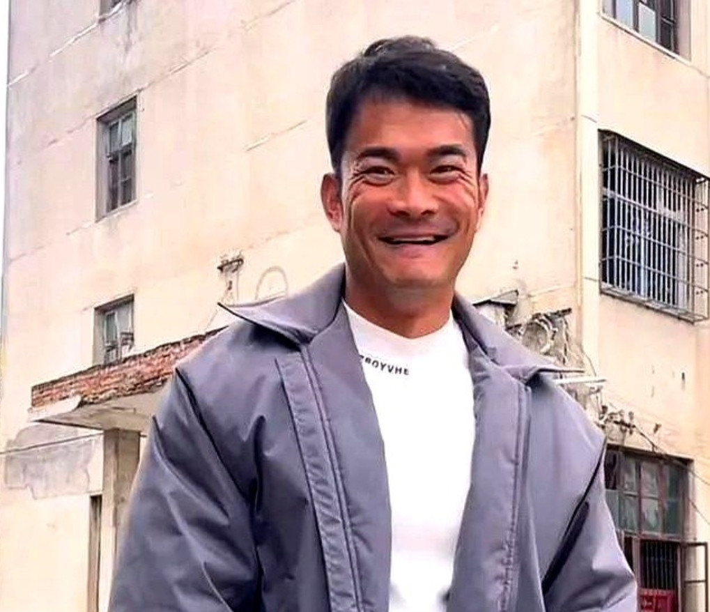李维刚短视频的收益不太好确定。他拥有一千四百多万粉丝，流量基础相当不错。