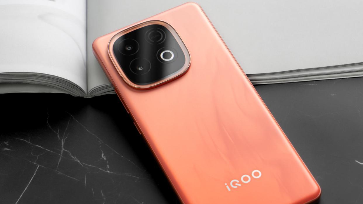骁龙8sGen4+7000mAh,国补到手价1699元,已成同价位“爆款”