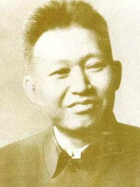 陈云晚年回忆说，遵义会议上调整军事领导时，有两个人反对毛主席：一个是凯丰，他反对
