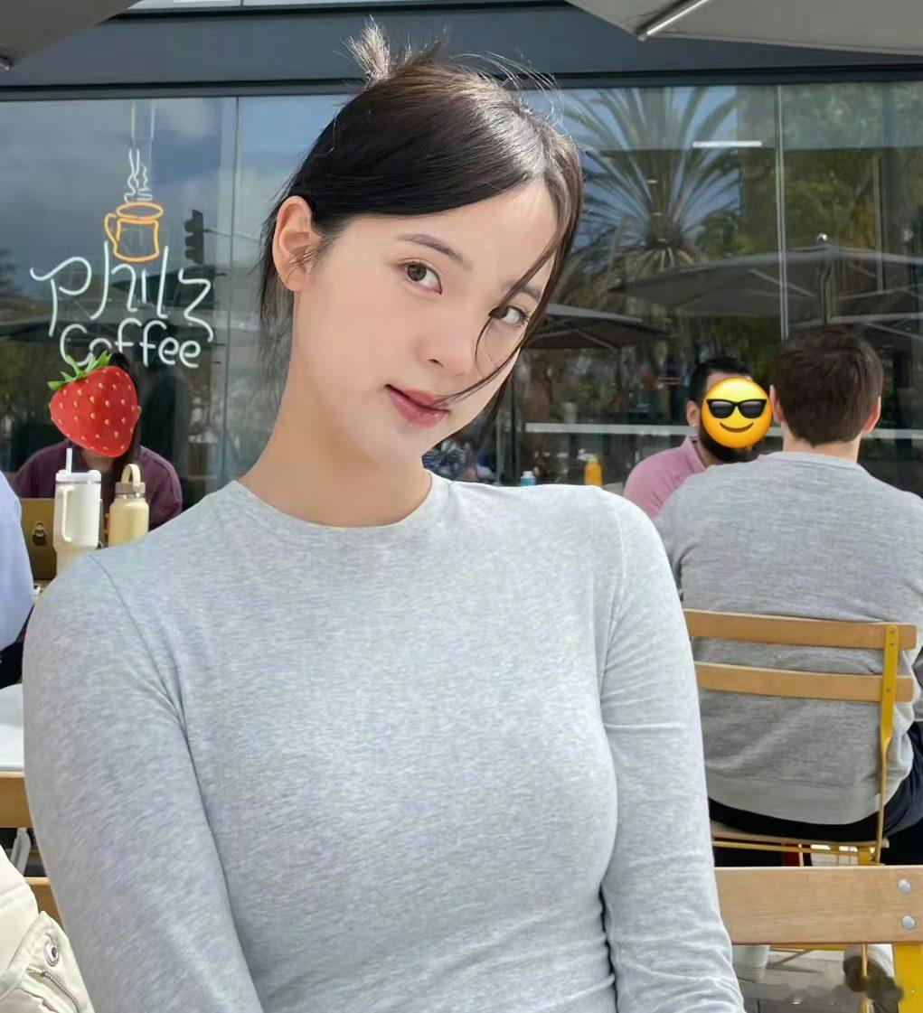 欧阳娜娜越来越肥美了……​​​