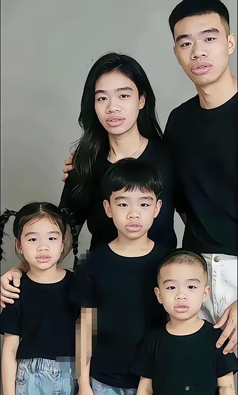 不得不说，现在的网友太损了！[捂脸哭][捂脸哭]