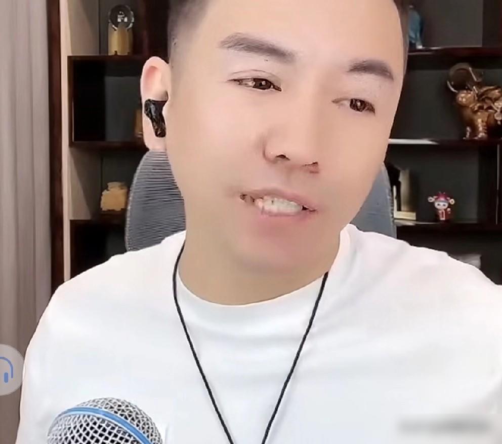 舞帝利哥随礼8888元，称赞天佑变成熟！网红婚礼份子钱引发讨论，金额多少才算