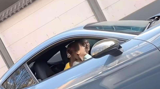 这是什么车啊，这么嚣张