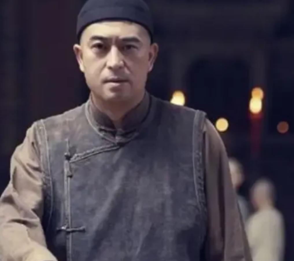 2015年，他拍《白鹿原》时，对女演员李梦大喊“滚蛋”，随即抗下一切代价坚决换人