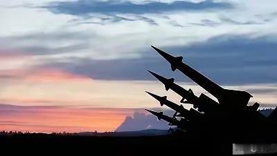 福克斯新闻消息：委内瑞拉防空系统未对美军首轮打击做出反击这场突袭绝非偶然，而