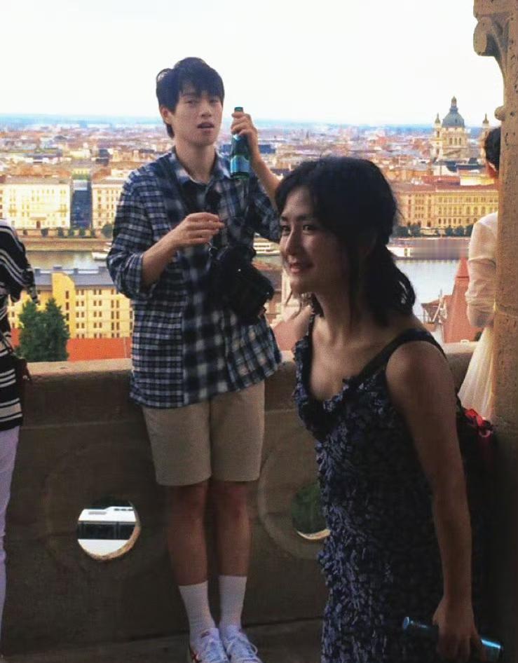 魏大勋和谢娜这回终于“合体”了，现场简直乱成了一锅粥，收视率却直接炸裂创了新高！