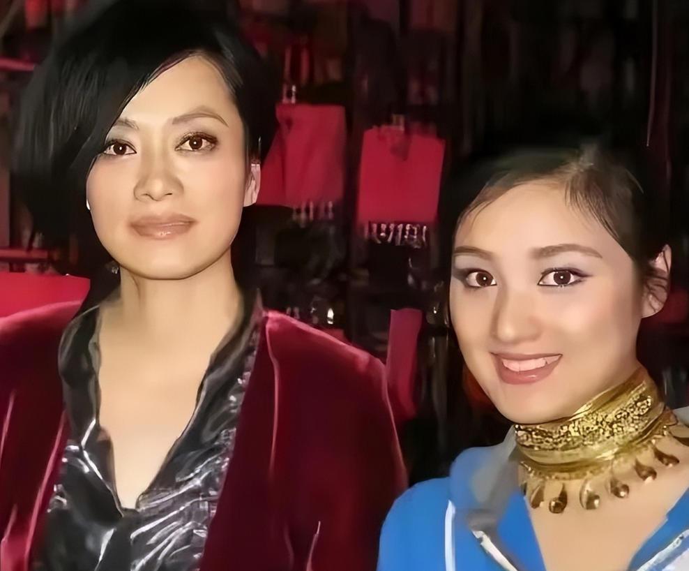 毛阿敏归于平凡的幸福。毛阿敏与女儿定居美国西雅图，日子简单朴素。买菜做饭、接送孩