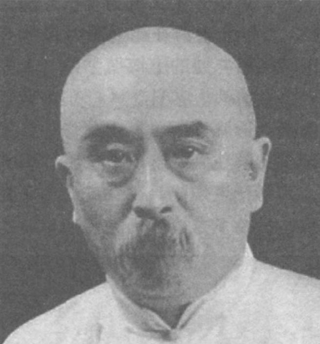 1910年，晚清神医自称梦到未来的新中国，没有租界和治外法权，到处高楼大厦，飞船