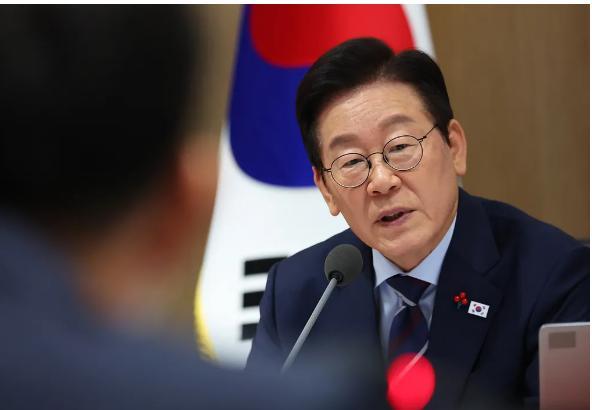 近日韩国总统李在明表达了朝鲜半岛统一的愿望。他称：朝鲜半岛无论分裂了几十年、几百