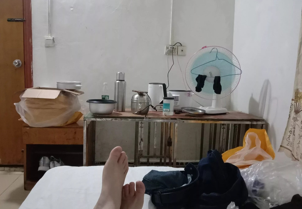 最近把深圳的房子卖掉了。第一时间把欠所有亲戚朋友的钱全部还掉了。现在没有任何经济