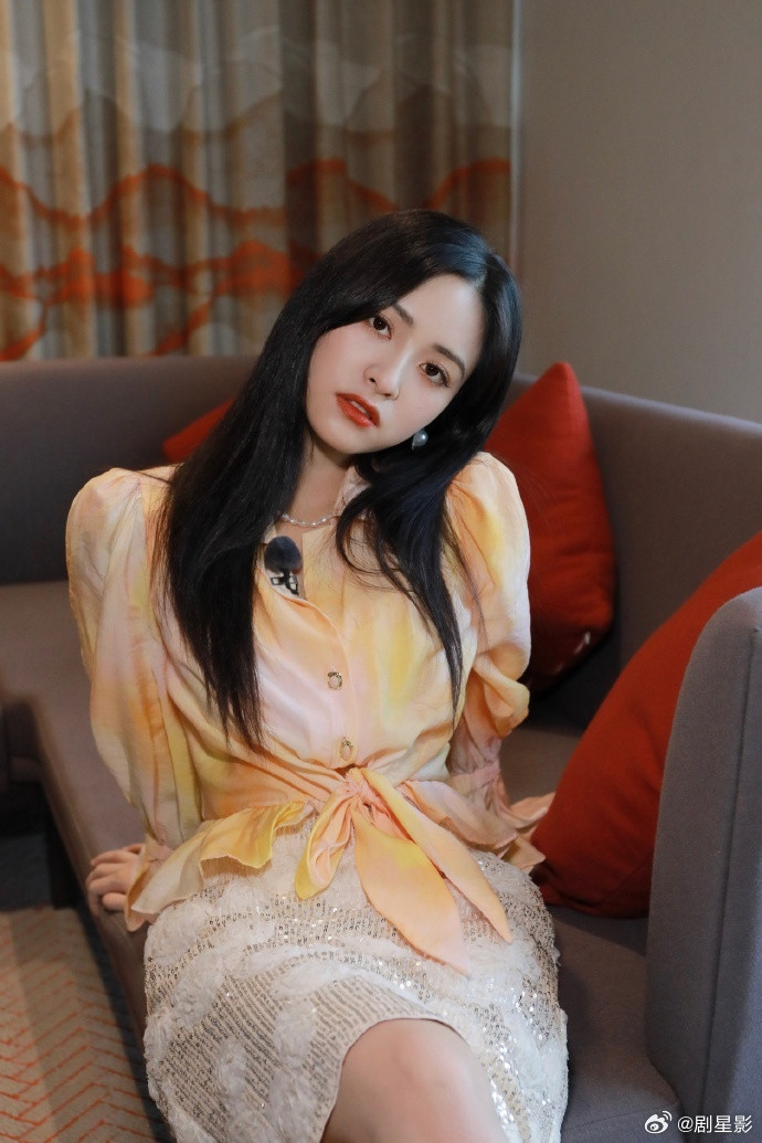 沈月做客我家那闺女沈月做客我家那闺女简直就是有点梦幻联动的呀，并且这一次的造