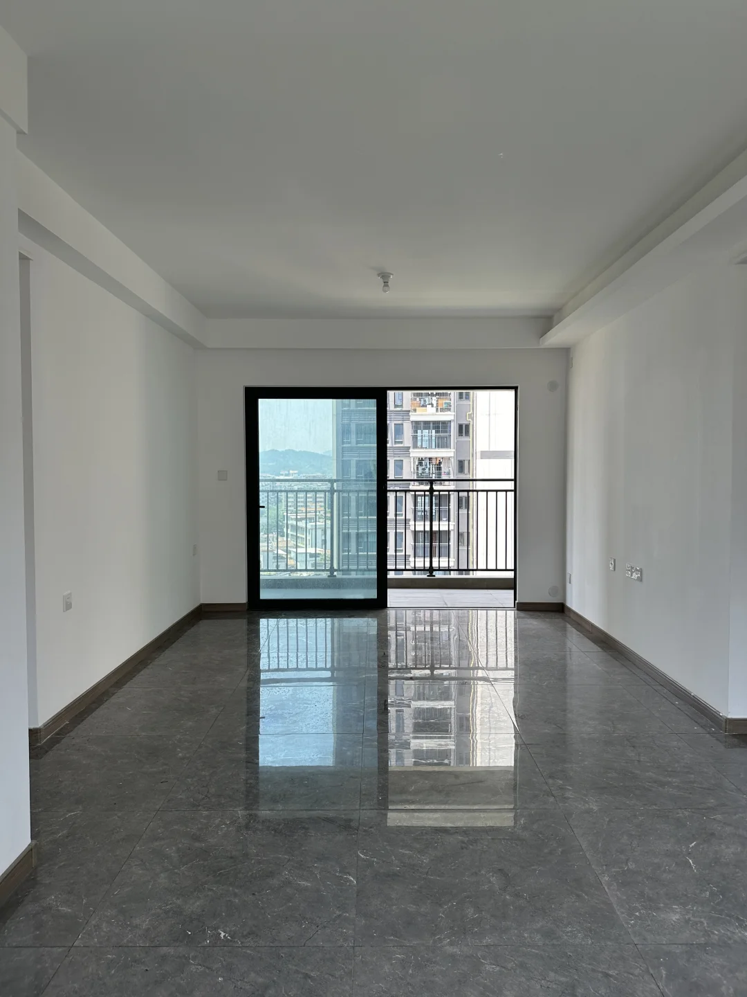 左划一下，120平9w没了😭