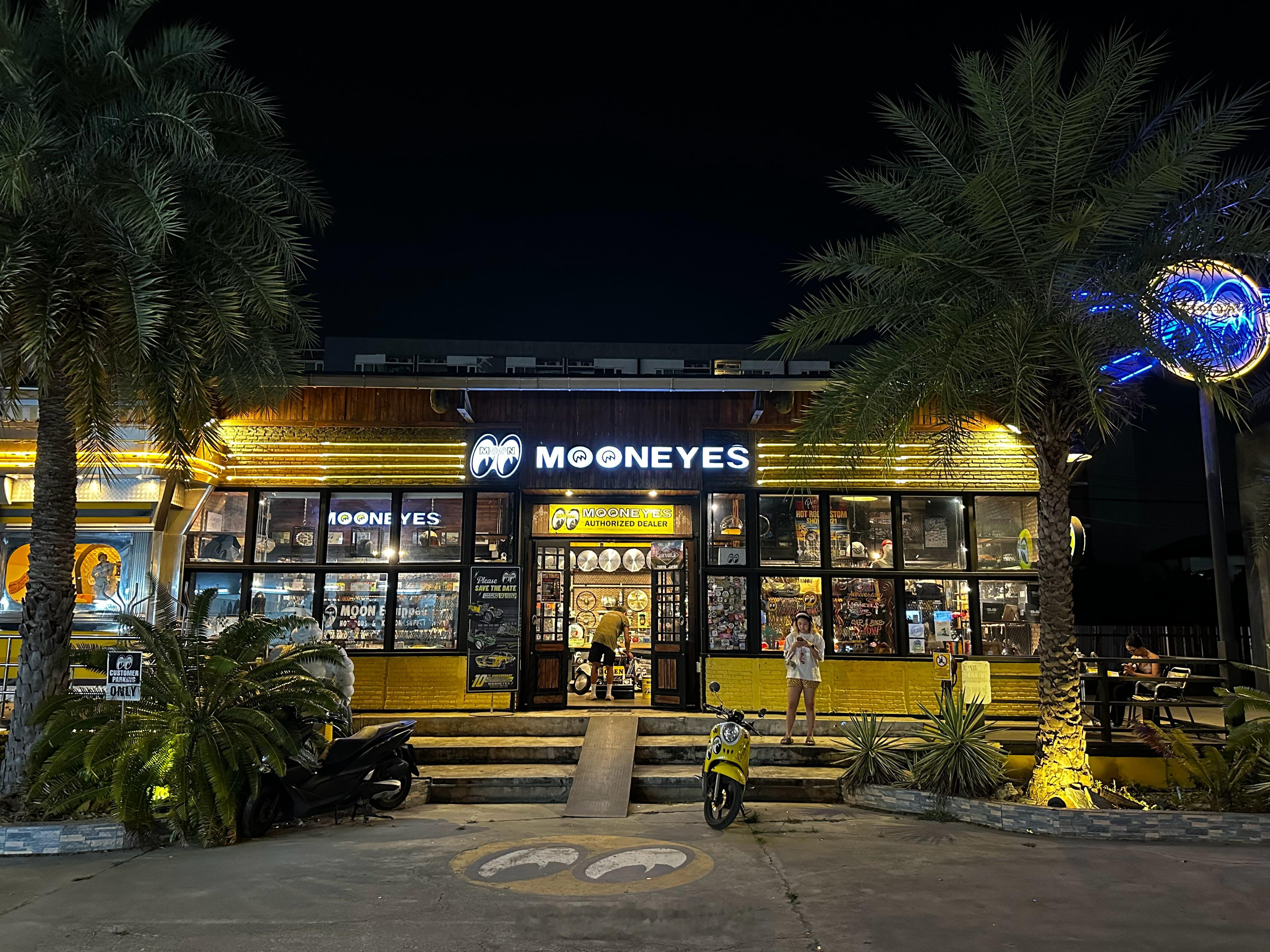 打卡依旧👀泰国·席娜卡琳火车铁道夜市