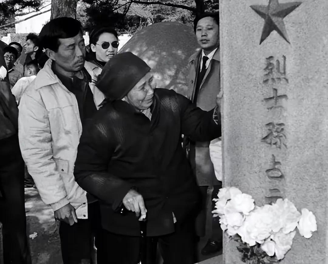 1992年，抗美援朝一级战斗英雄孙占元唯一的妹妹在时隔40年之后，第一次来到沈阳