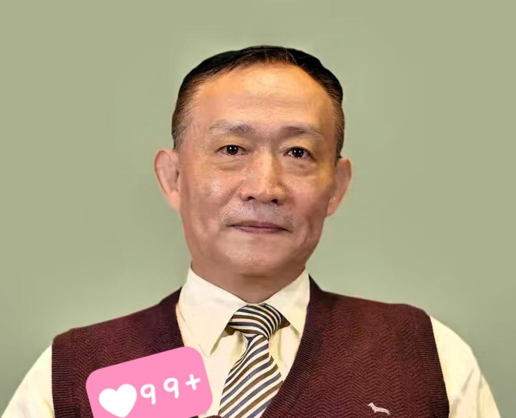 卢麒元老师有一个非常重要的观点：如果一个国家的核心决策者的家属、资产都在国外，这