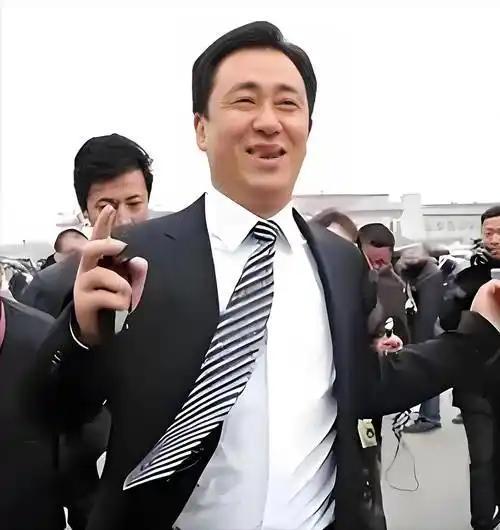 恒大清算再进一步：丁玉梅海外资产被盯上11月26日，香港高等法院为处于清算的