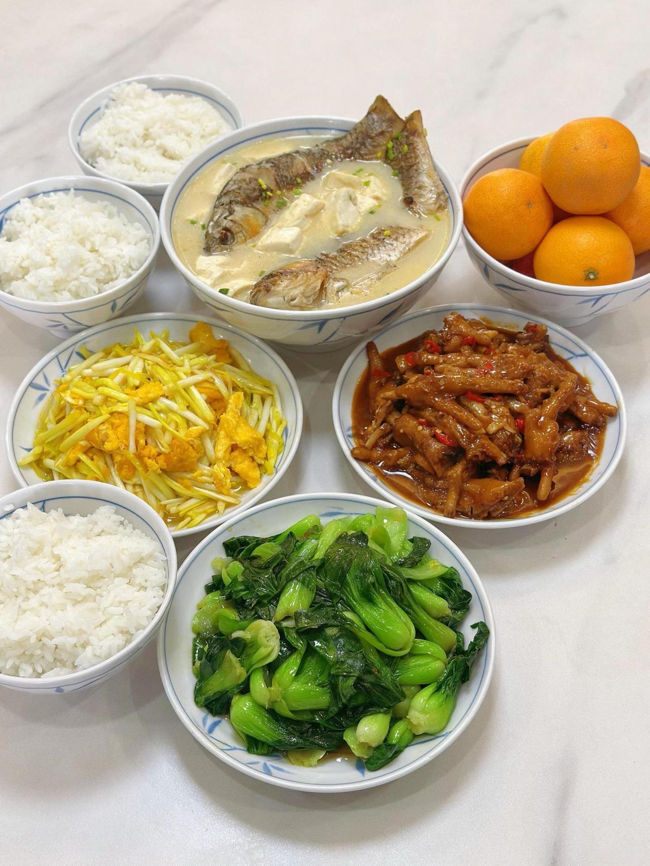 一家三口的晚餐