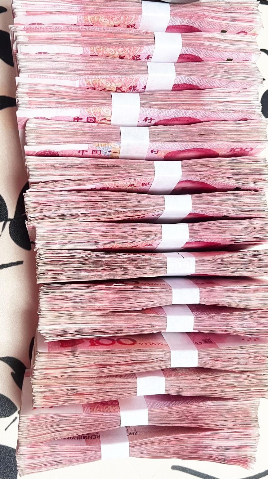 奉劝大家一句，就今年这个行情，但凡你有10万20万现金，千万别想着用钱生钱