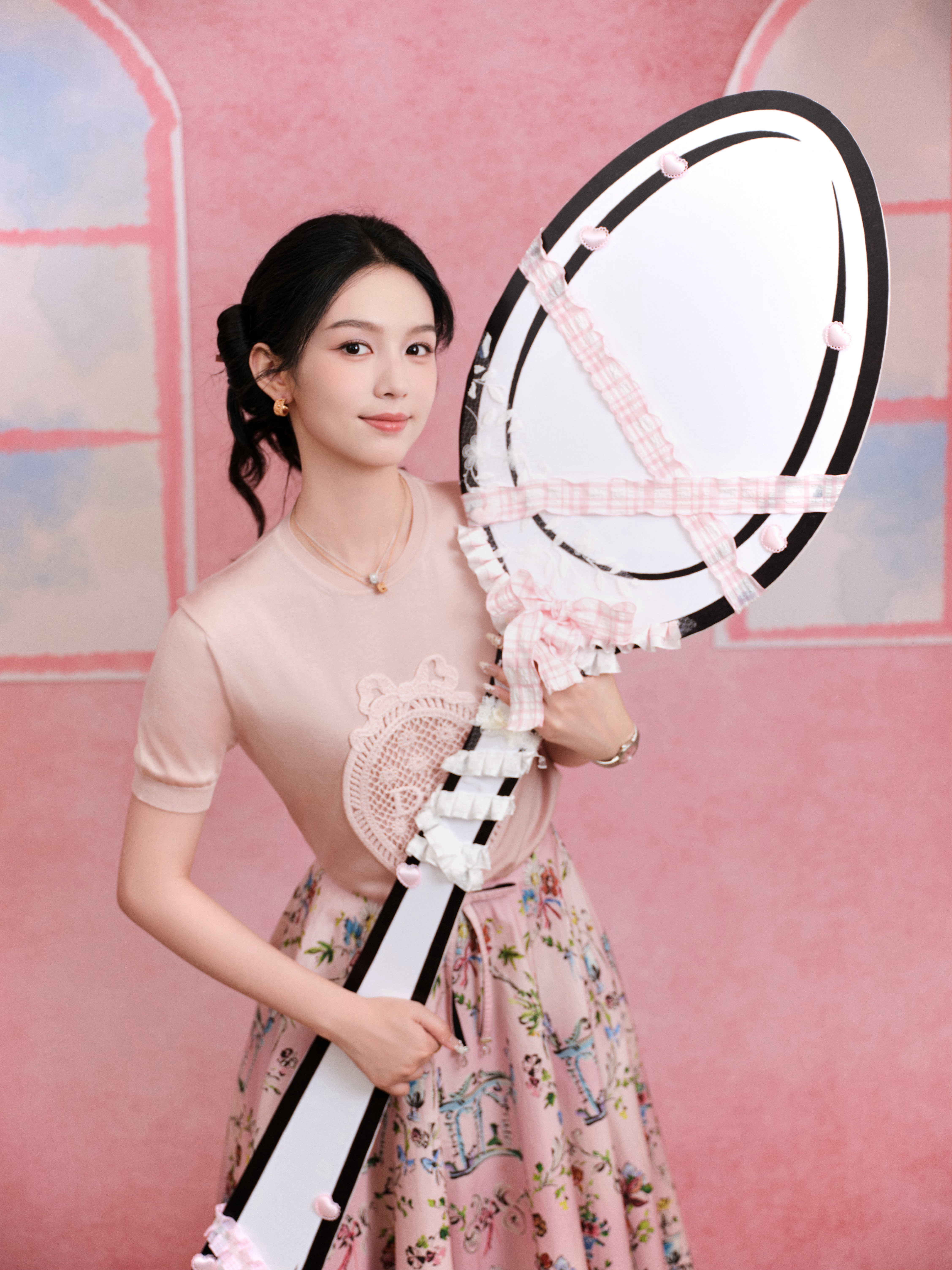 周也小也茶屋写真周也小也茶屋写真，全粉造型温柔甜美，咱就是说周也完全是小蛋糕