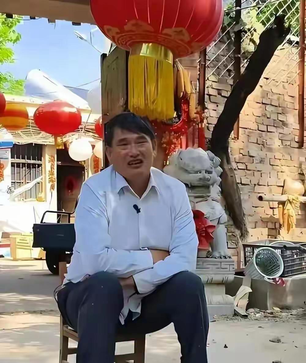 大衣哥夯爆了！他受访的时候喊话“婚外胚胎案”丈夫：真正有本事的人要对老婆孩子好，