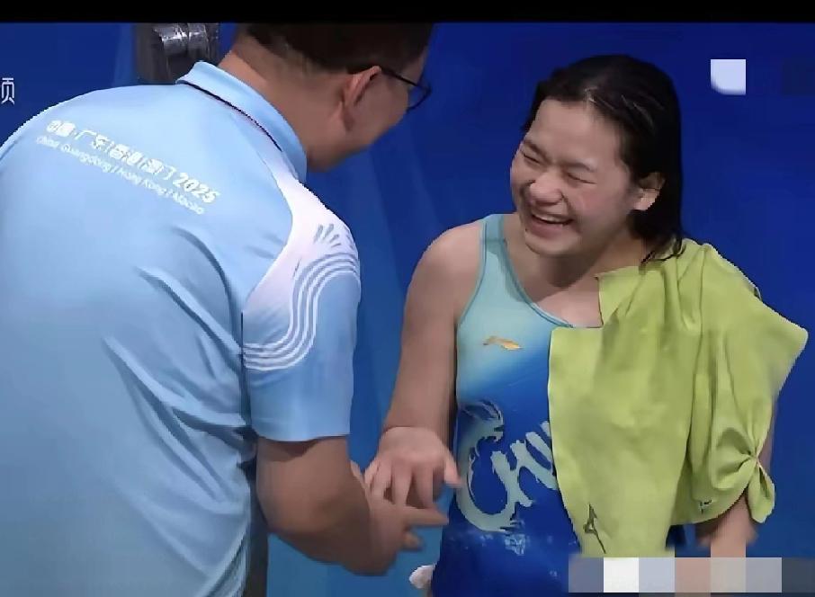 18岁的“零内耗”，打了多少成年人的脸！全红婵的赛后采访也太治愈了吧！带伤夺冠