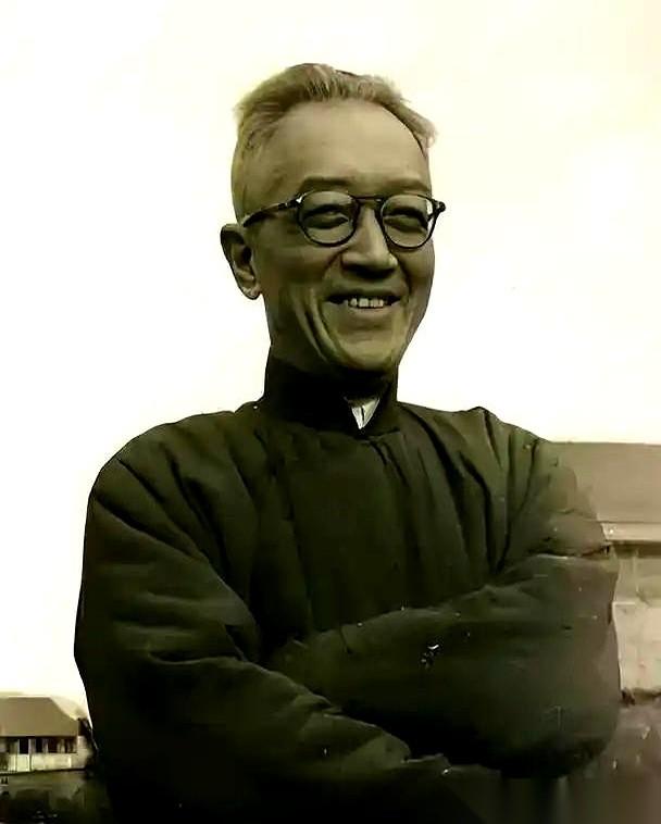 年轻的时候，谁不喜欢胡适啊？“我从山中来，带着兰花草。”多美，多小资，多有画